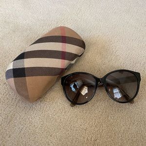 Burberry sunglasses B 4088-M